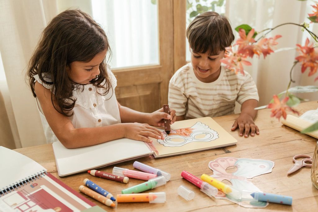 Gioco creativo, Rosa's Masks, cut & play, Little Dutch