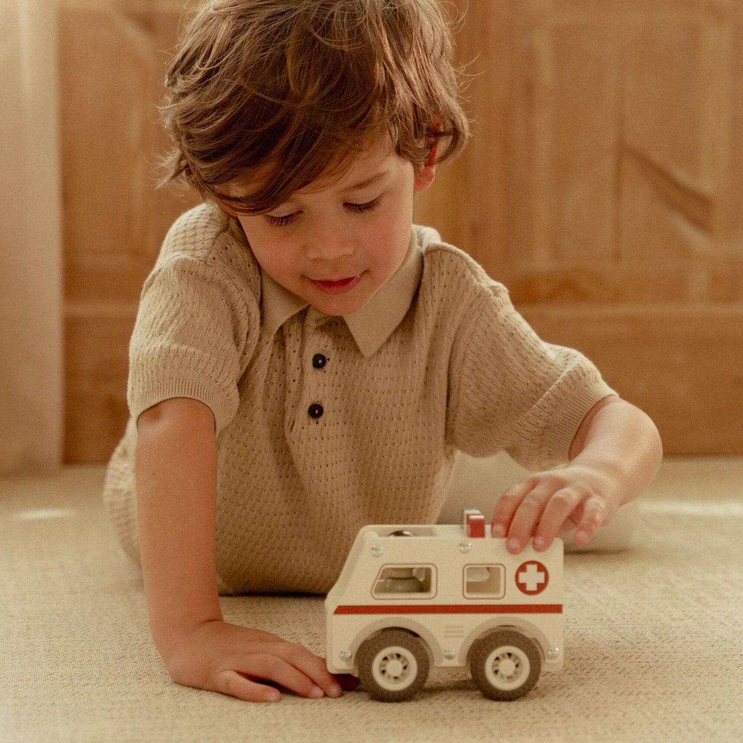 Ambulanza con personaggio in legno, Little Dutch