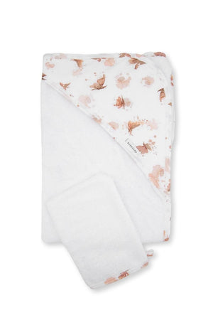 
                
                    Carica l&amp;#39;immagine nella Galleria, Asciugamano neonato con cappuccio e guanto da bagno, Bagno Duo Collezione Hooded Towel, Bamboom. In foto variante &amp;quot;Butterfly&amp;quot;. Asciugamano bianco con stampa farfalle rosa antico + guanto bianco
                
            