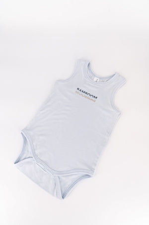 Body Canottiera azzurro senza maniche con stampa logo Bamboom, Bamboom. Vista del body dall'alto con stampa logo Bamboom sul davanti
