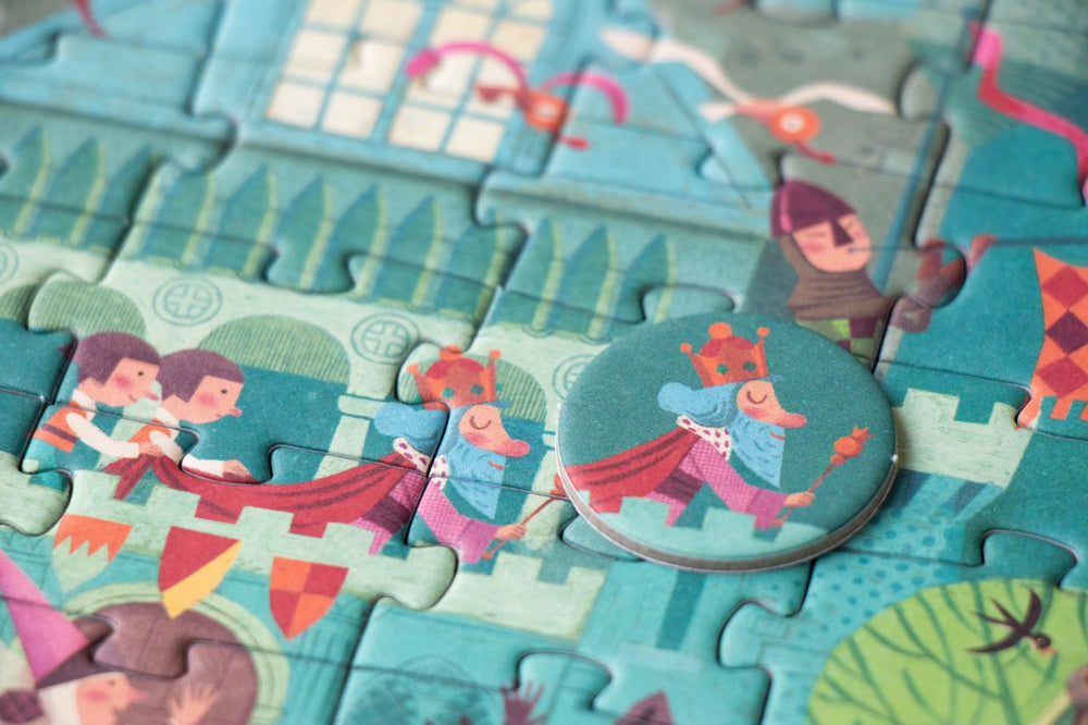 Dettaglio puzzle castle con tesserina abbinata