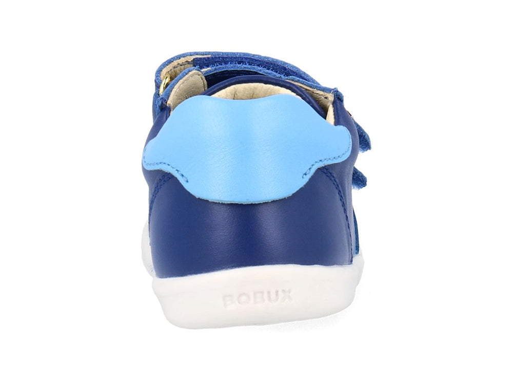 tallone azzurro della scarpa blu elettrico con forellini in punta e due strap e inserti azzurro chiaro
