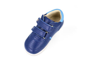 scarpa blu elettrico con forellini in punta e due strap e inserti azzurro chiaro