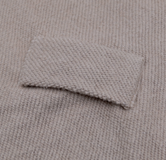 asola per il passaggio del gancio del seggiolino auto