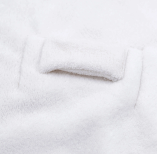 asola per il passaggio del gancio del seggiolino auto