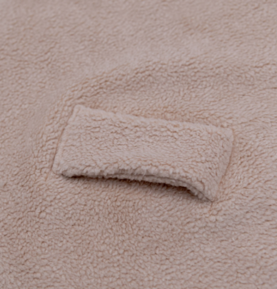 particolare dell'asola per passaggio gancio