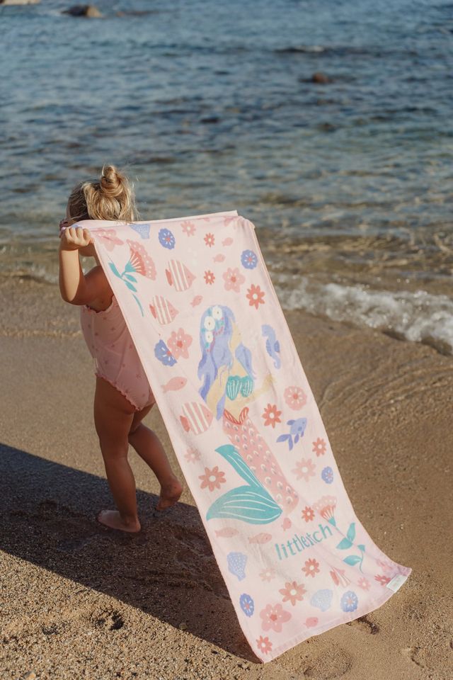 Telo mare in spugna, rosa fantasia sirene, 122 x 61 cm, Beach towel pink multicolor, Little Dutch