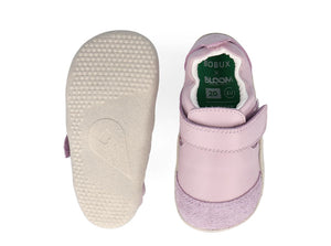 suola morbida e scarpa lilla con uno strap