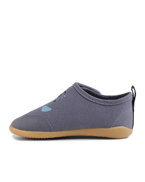 scarpe indoor blu vintage con suola in gomma e cagnolino disegnato sulla tomaia, chiusura con strap