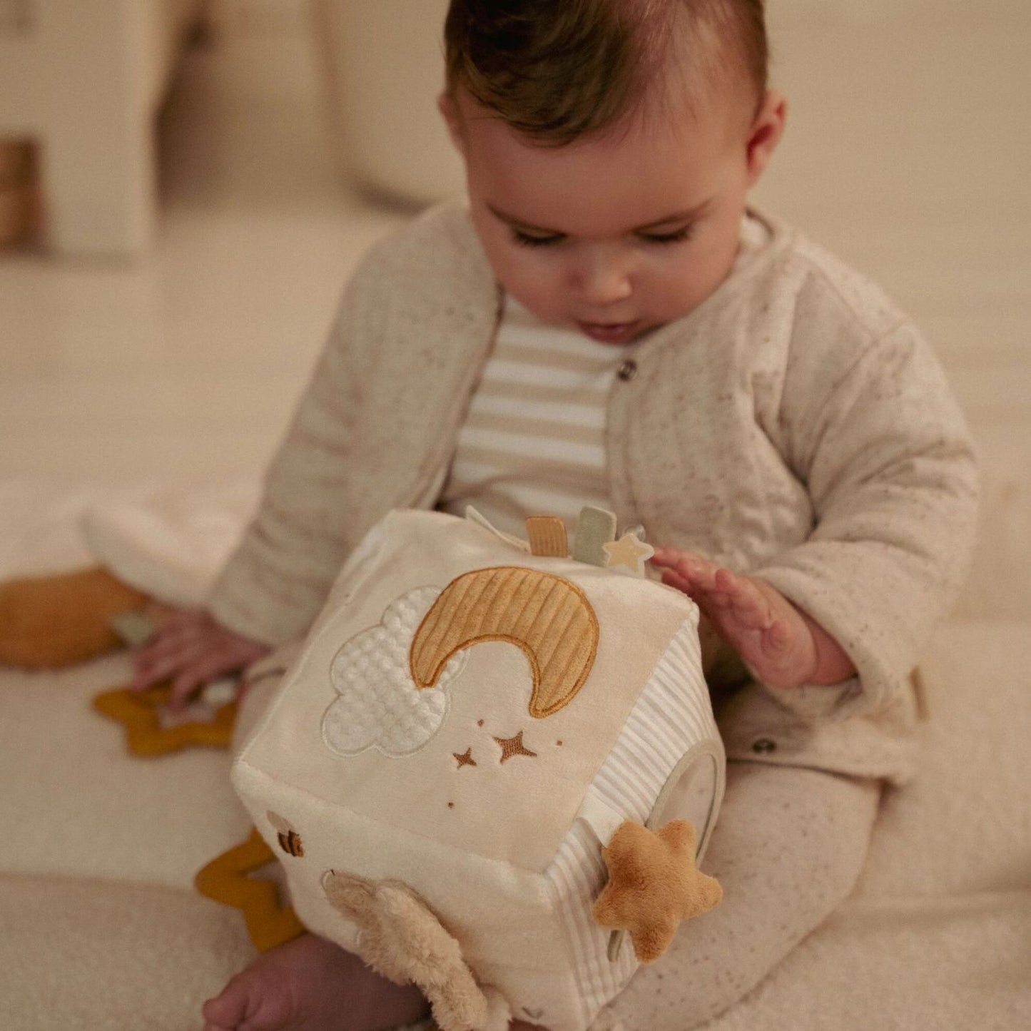 Cubo di attività morbido multisensoriale a tema Little Goose, Little Dutch