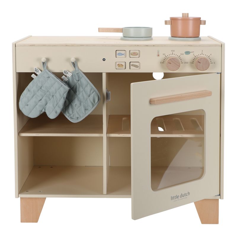 vista frontale della cucina in legno 