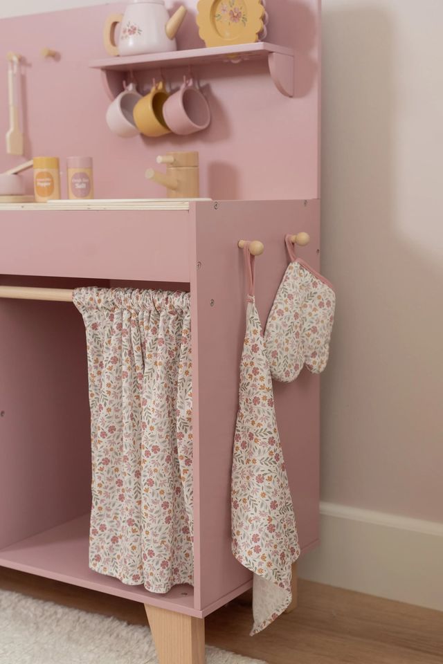 Cucina in legno color rosa, gioco per bambini, Kitchen, Little Dutch