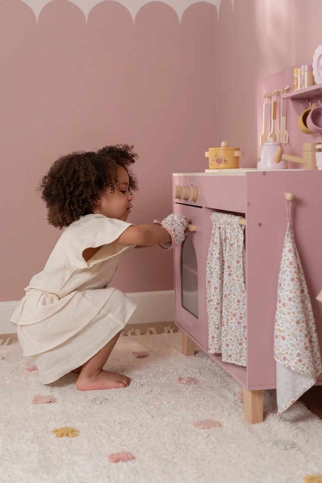 Cucina in legno color rosa, gioco per bambini, Kitchen, Little Dutch