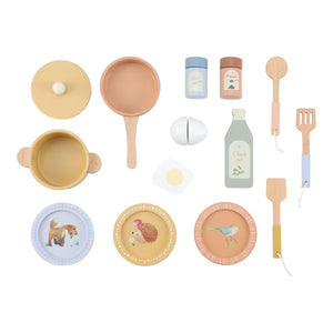 utensili compresi: piattini, pentole, mestoli, sale, pepe, olio