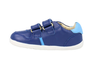 vista laterale della scarpa blu elettrico con due strap e tallone azzurro