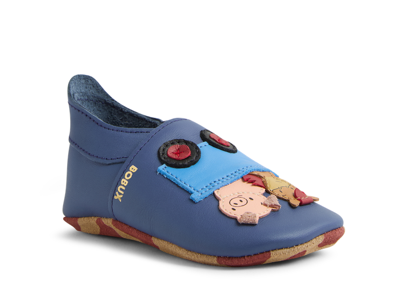 babbuccia blu con trattore e carretto e animali