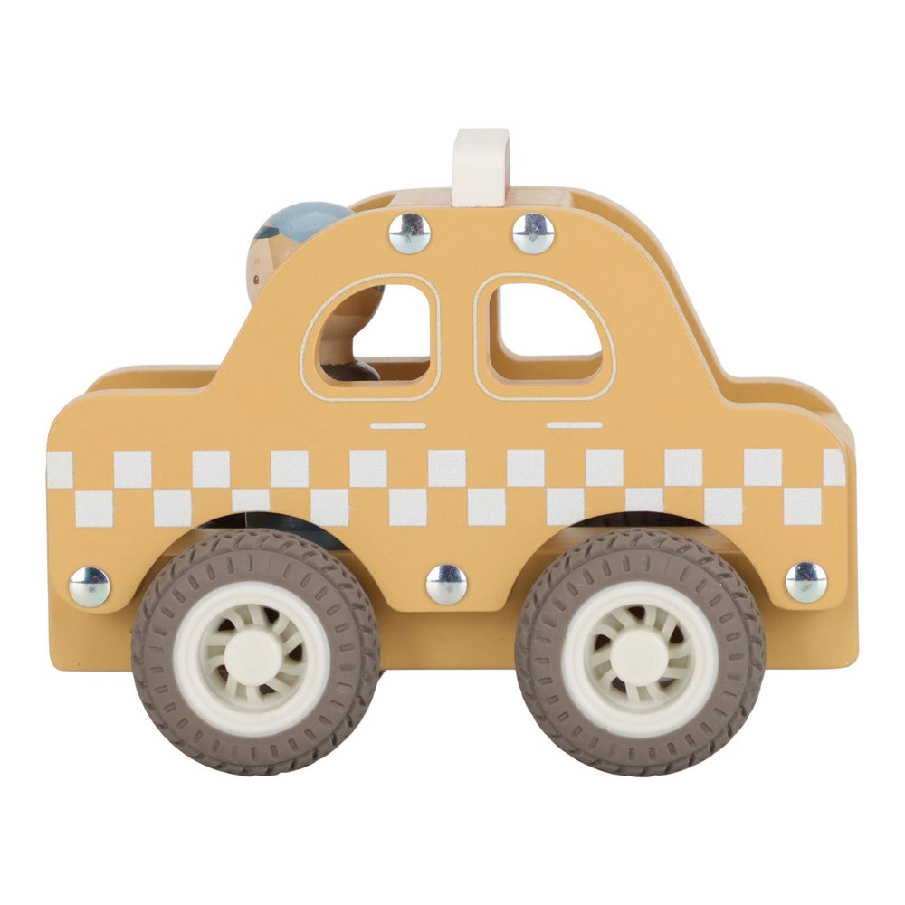 taxi giallo con personaggio alla guida