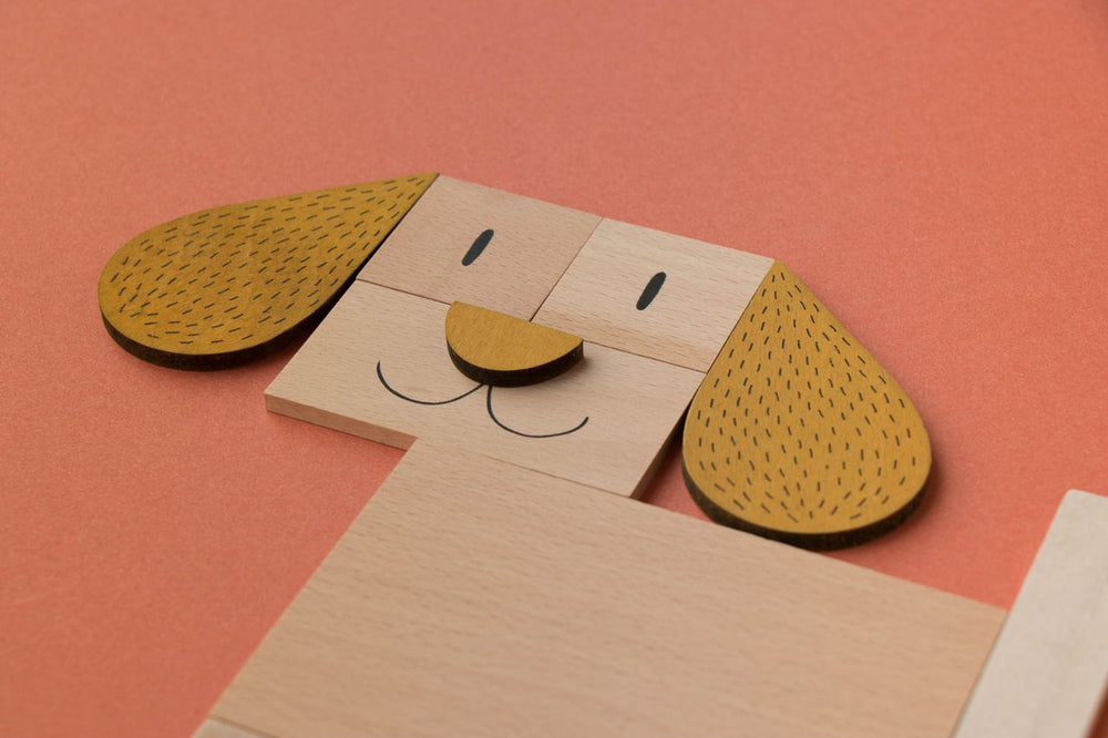 Dettaglio cane simpatico costruito con alcuni pezzi di the fox & the mouse