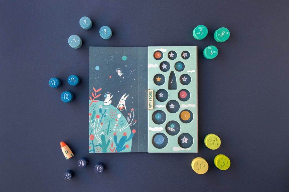 interno e Contenuto della scatola stacking game con 16 pezzi di legno