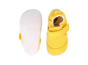 foto della suola in gomma e della parte superiore della scarpa in cotone giallo e suola in gomma eeva, strap alla caviglia
