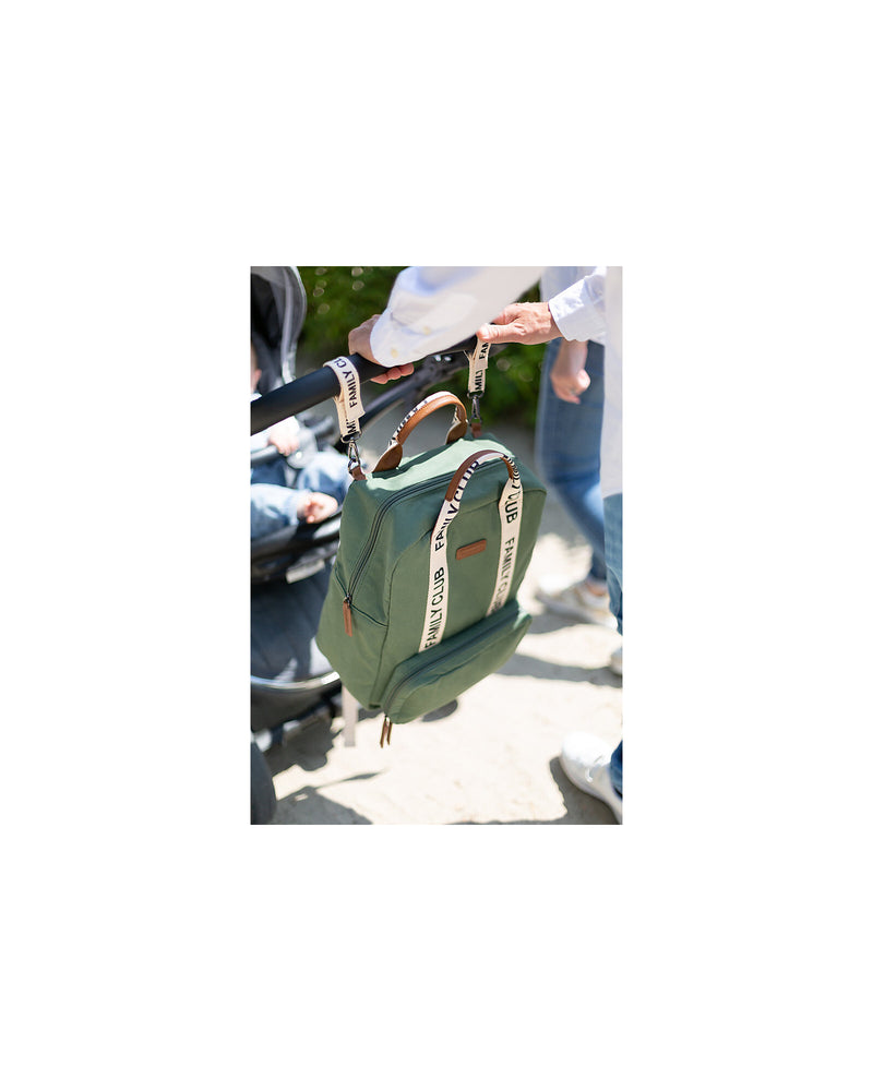 zaino appeso al passeggino