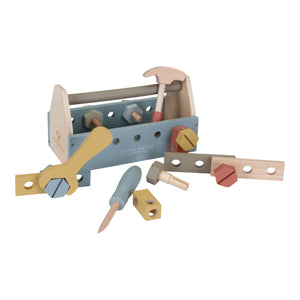 Toolbox, cassetta attrezzi, Little Dutch. Vista frontale della cassetta attrezzi in legno, azzurra con vari attrezzi (martello, viti, cacciavite, chiave inglese ecc...)
