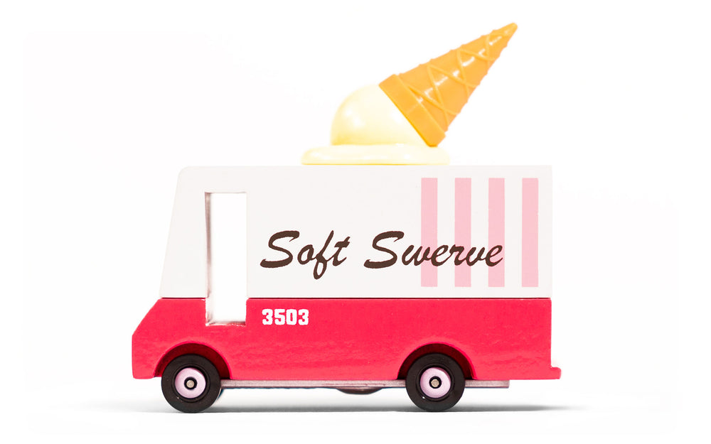 furgoncino dei gelati vista laterale, con scritta e cono sul tettuccio