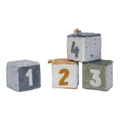 Soft Cubes Seti, Set di cubi morbidi a tema Baia dei Marinai, Little Dutch. Vista dei 4 cubi sul lato dove ci sono ricamati i numeri da 1 a 4