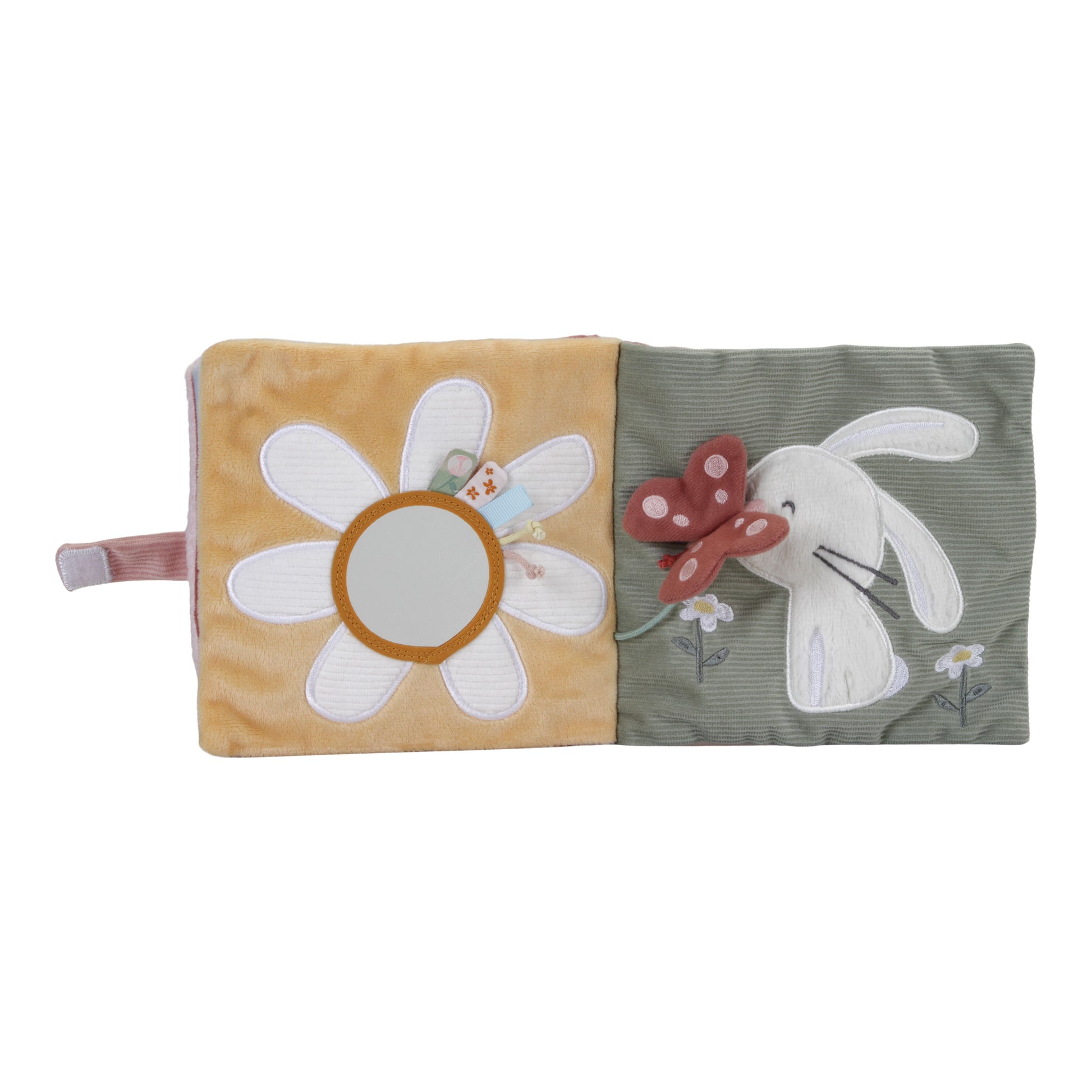 Libro di attività morbido multisensoriale, Little Dutch. Libretto a tema Fiori e Farfalle aperto sulle pagine dove ci sono un coniglietto che annusa una farfalla e margherita che funge da specchietto