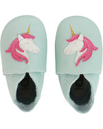 Babbucce azzurre con unicorno bianco e rosa. Vista frontale.