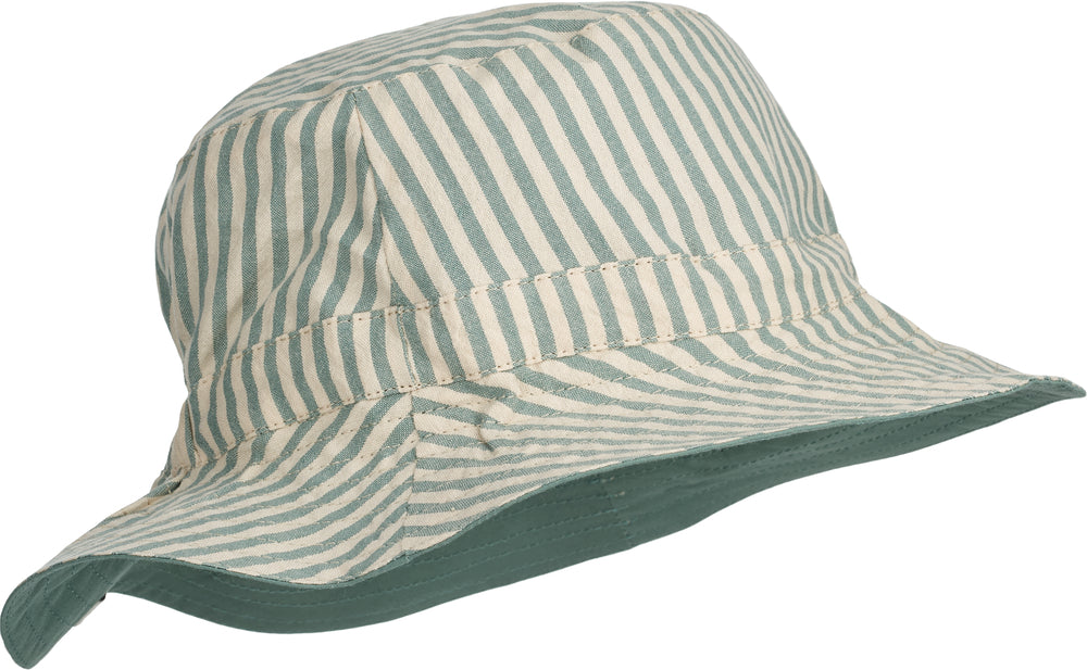cappello con tesa elastico sulla nuca a righe verde menta e bianco