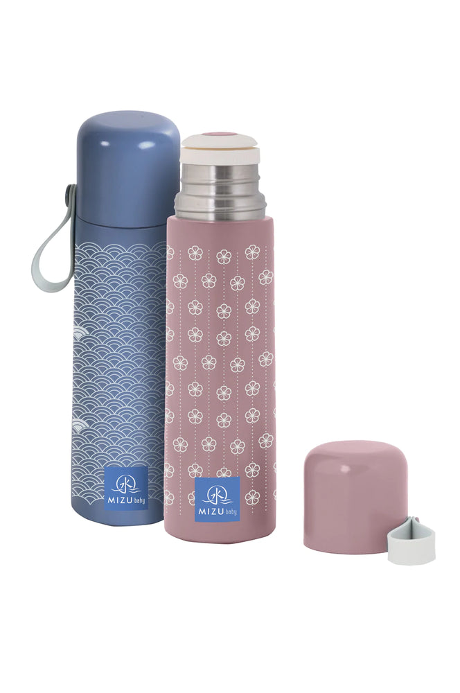 Thermos Yume 500 ml, Mizu Baby. Contenitore termico blu e rosa fotografati insieme.