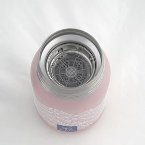 
                
                    Carica l&amp;#39;immagine nella Galleria, Contenitore termico Yume 300 ml, Mizu Baby. Contenitore rosa aperto con vista sul filtro presente all&amp;#39;interno del contenitore
                
            